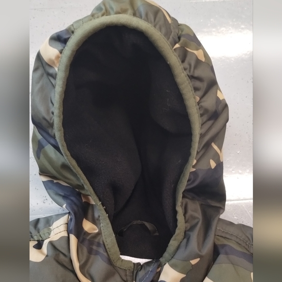 -Old Navy Hooded Frost-Free Puffer Jacket Toddler Camo Size: 12-18 M - Picture 9 of 9